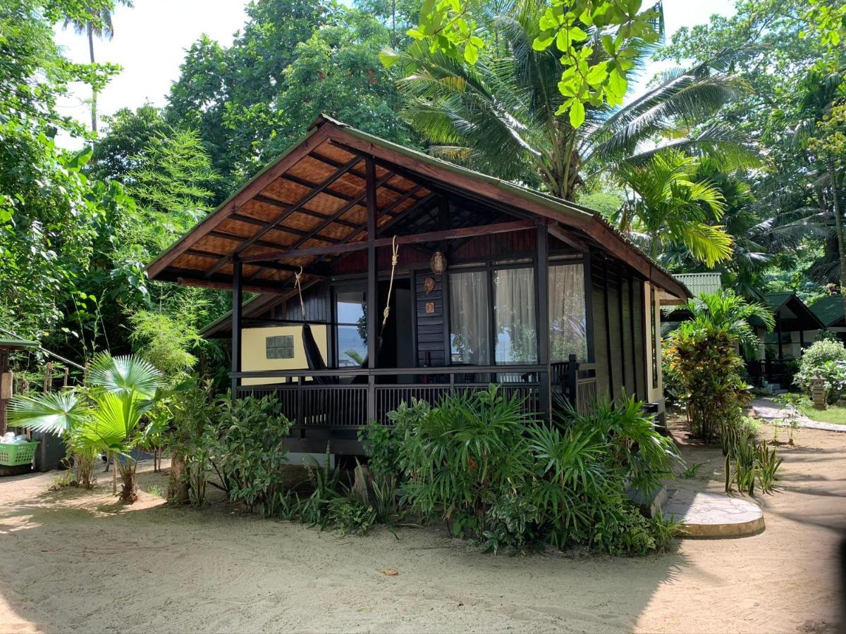 The Village Bunaken Exterior photo