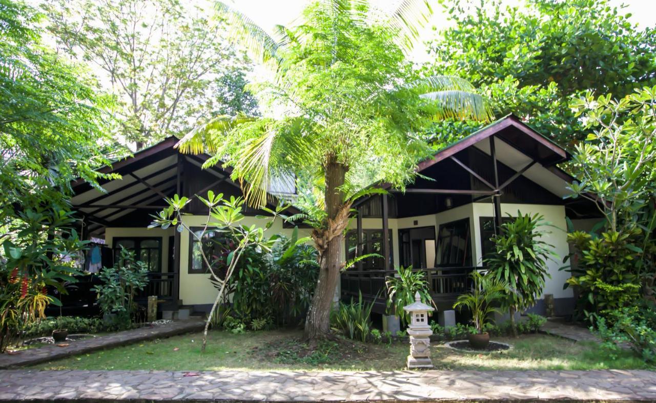 The Village Bunaken Exterior photo