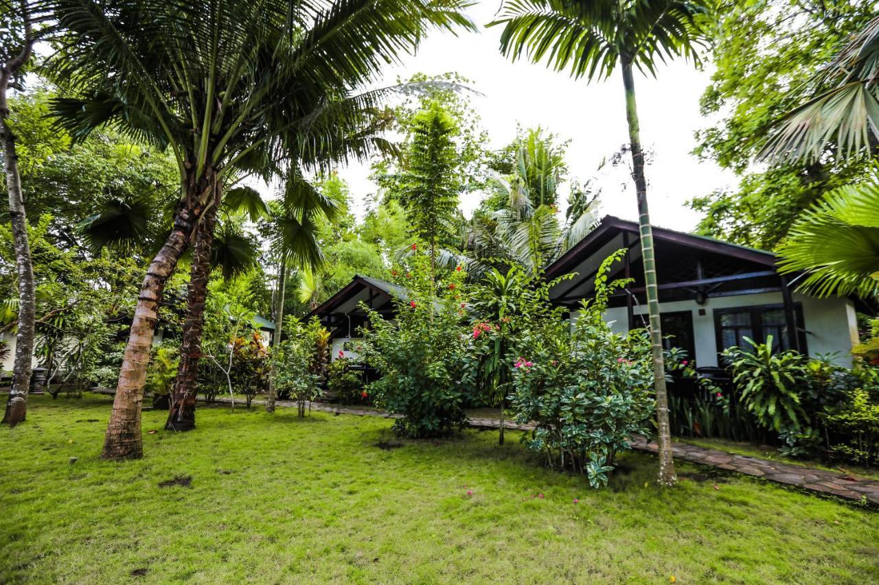 The Village Bunaken Exterior photo